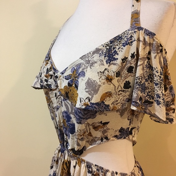 Halter Off Shoulder Floral Mini Dress - Picture 6 of 8
